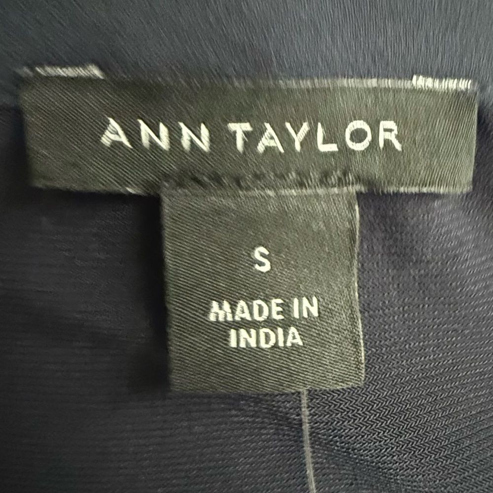 Ann Taylor Lace Trim Blue Short Sleeve Mixed Media Top Blouse. Small. NEW. - Picture 7 of 12